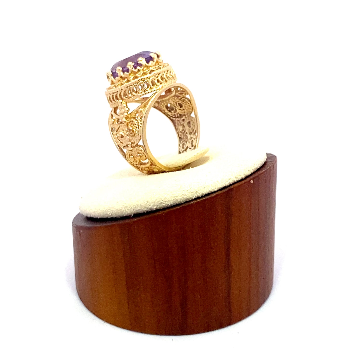 Handmade 4.00ct. Oval Cut Amethyst Ring in 14k Yellow Gold